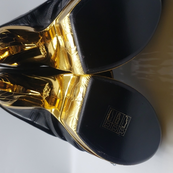 Versace size 39 color black leather 100% Authentic - Picture 15 of 17